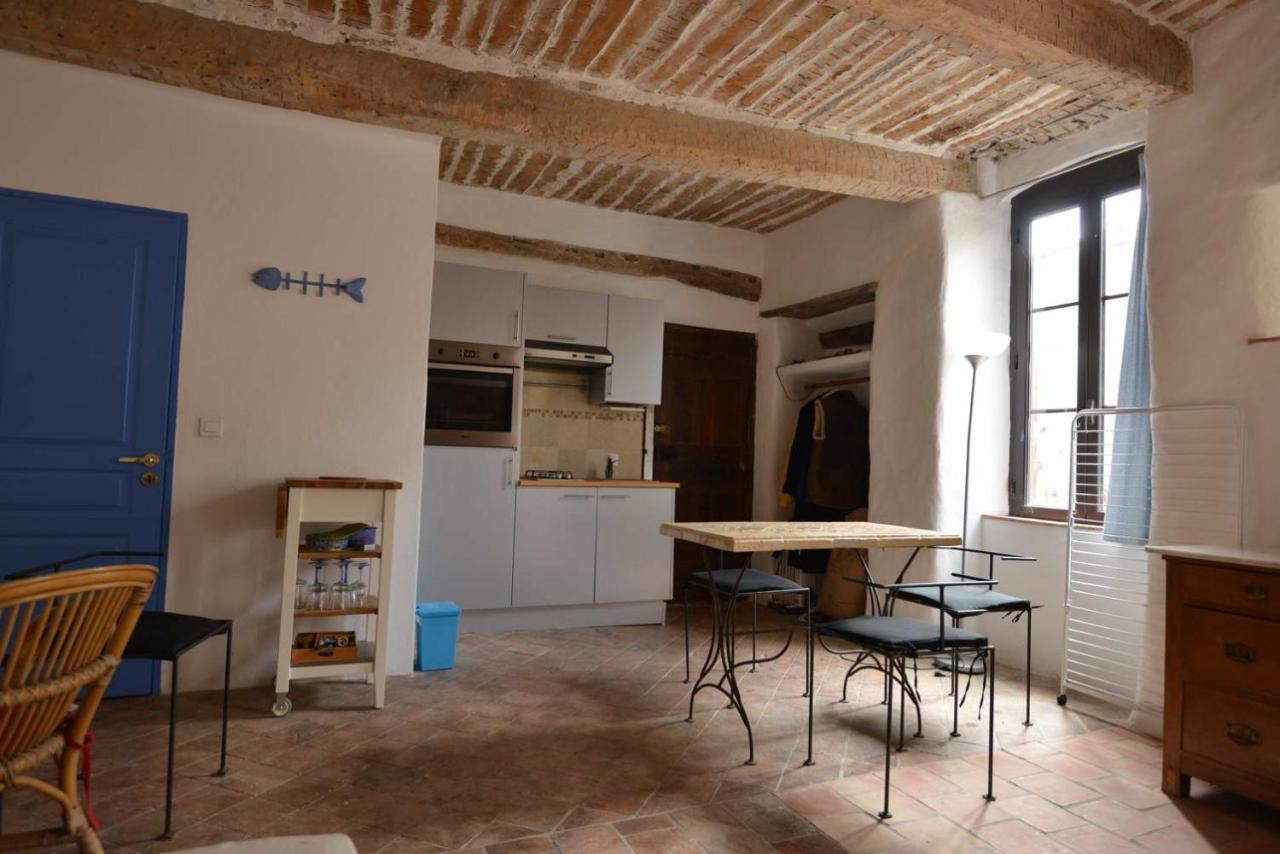 Studio De La Cheminee Et Studio De La Place Apartamento Sigonce Exterior foto